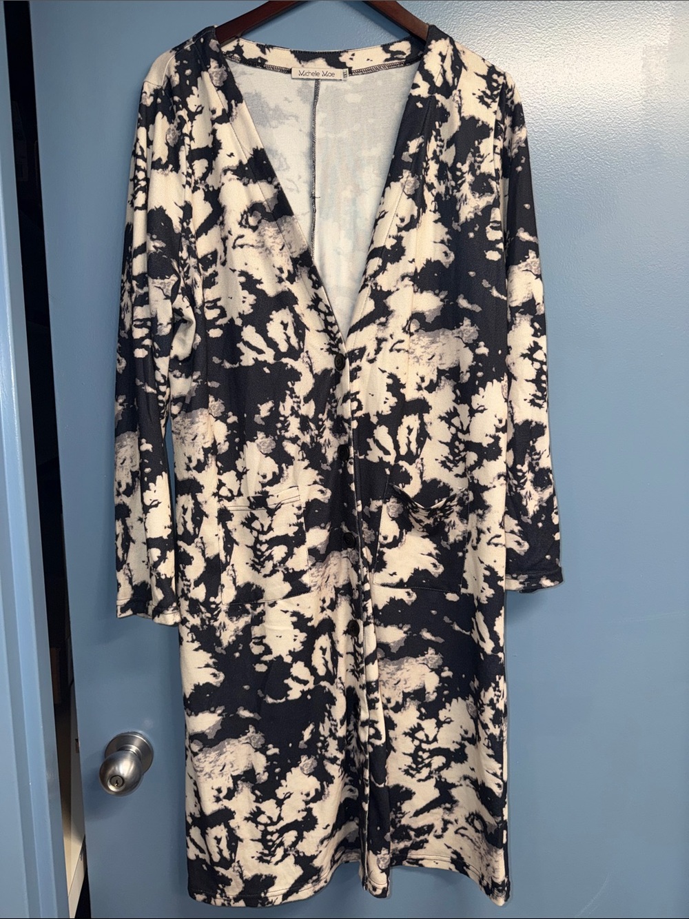 Michelle Mae Black & White Tie-Dye Long Sleeve Shift Dress